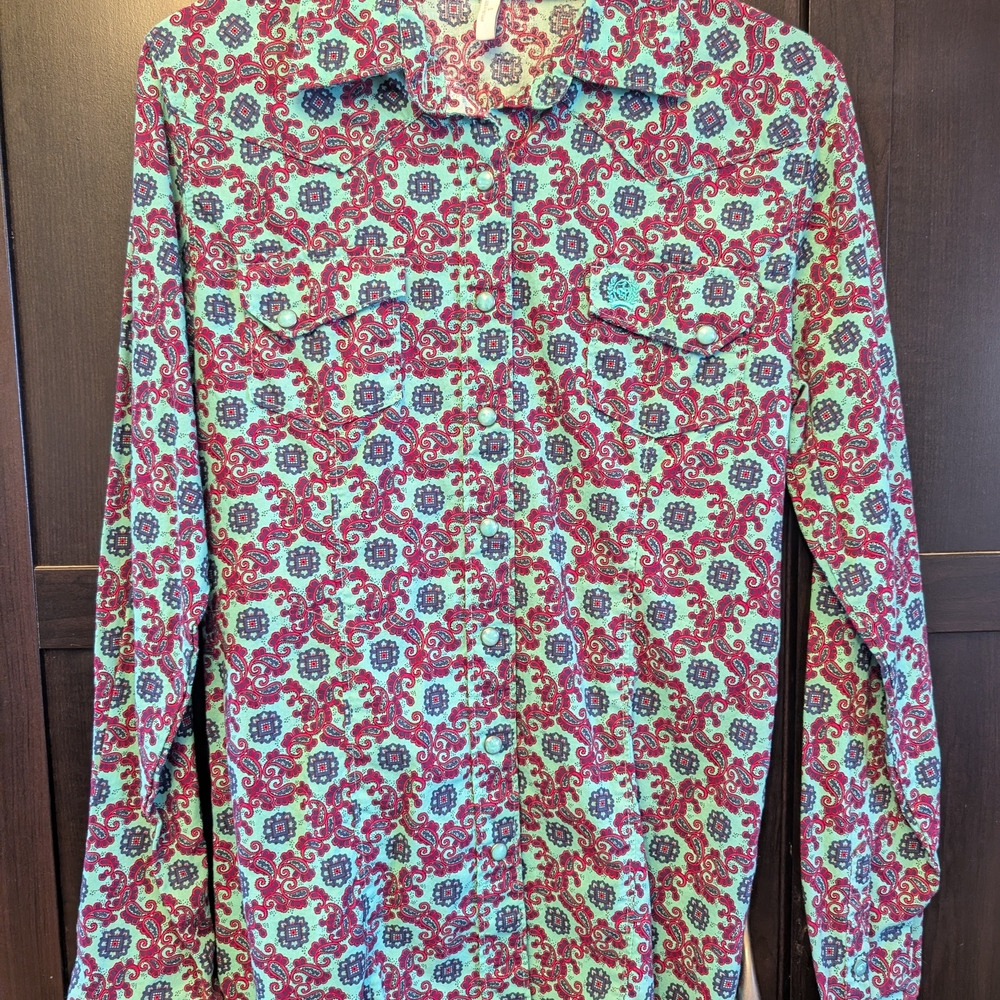 Cinch Women's Red and Green Patterned Button Down Shirt